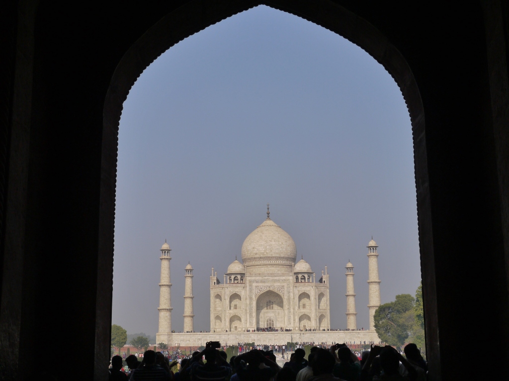 Taj through the entrance