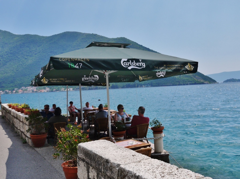 Cafe Armonia- seaside dining